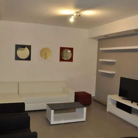 Q Ξενοδοχείο