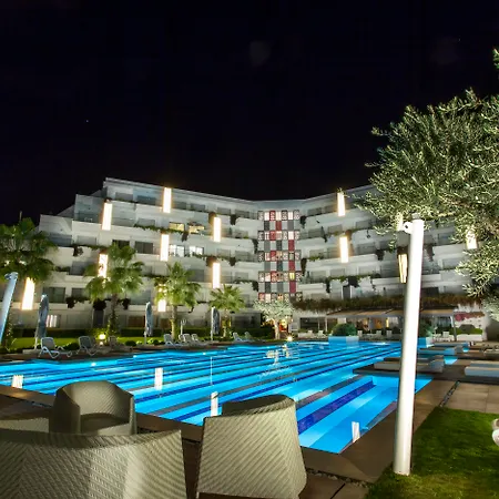 Q Apartahotel 5*